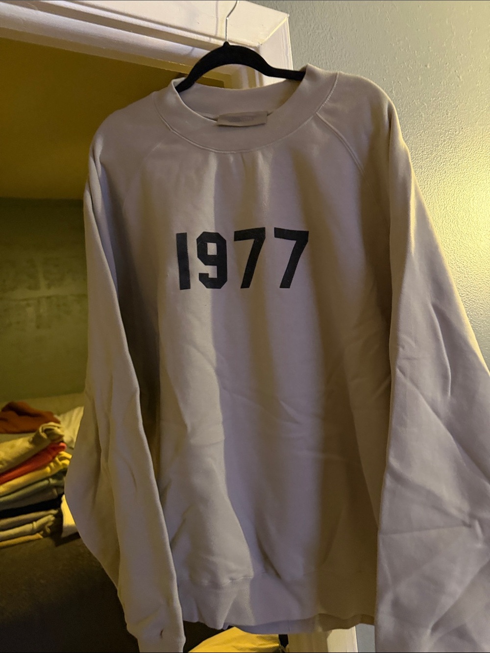 1977 Graphic Crewneck Sweatshirt - Cream
